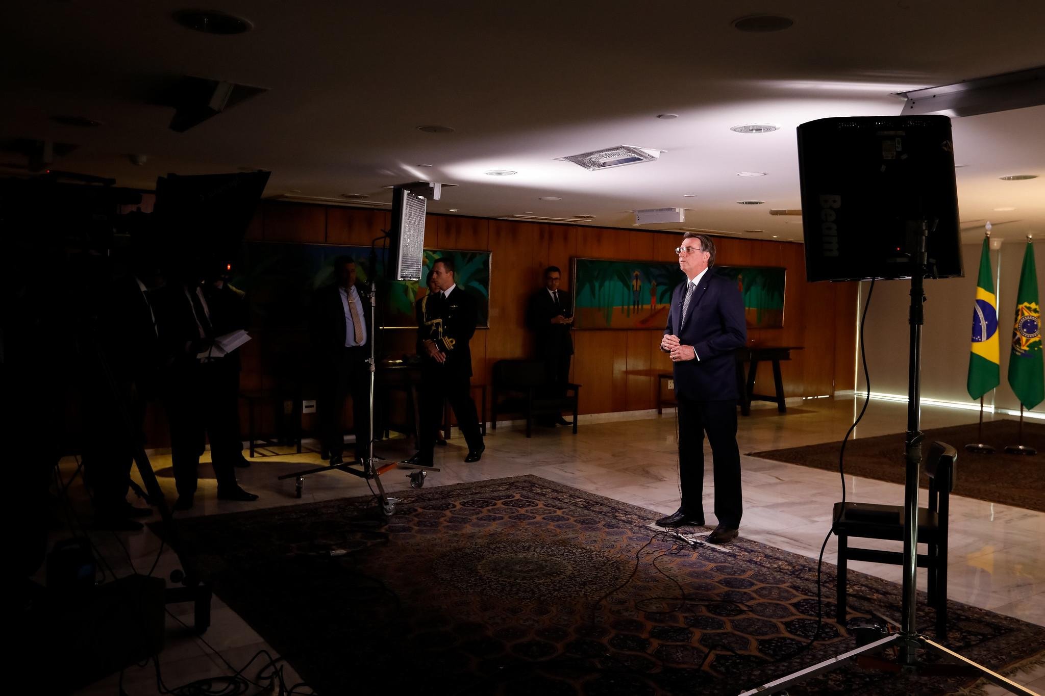 Pronunciamento foi ao ar em r&aacute;dios e TVs na noite desta sexta-feira