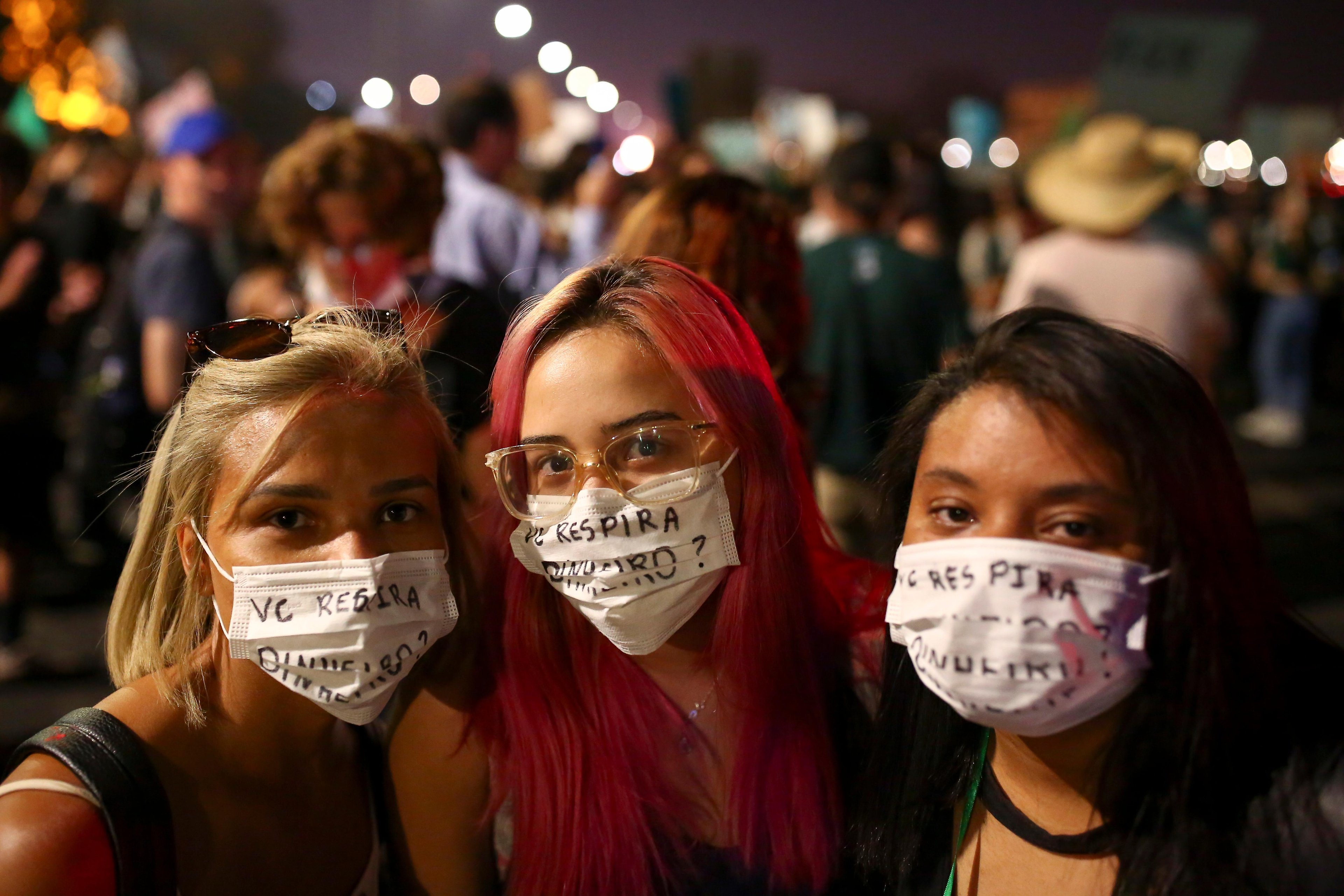 Protestos contra desmatamento na Amaz&ocirc;nia ocorreram no Brasil (foto) e em v&aacute;rias partes do mundo