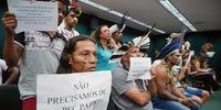 Indígenas protestaram contra a PEC durante a votação