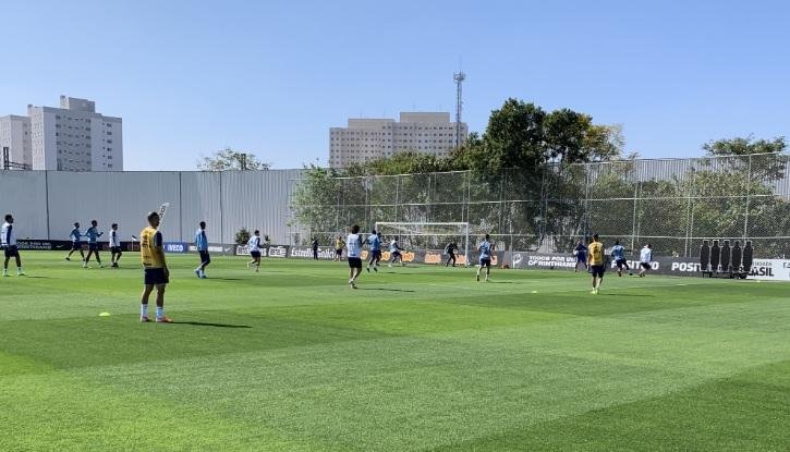 Equipe do Gr&ecirc;mio fez treino em campo reduzido nesta quinta-feira
