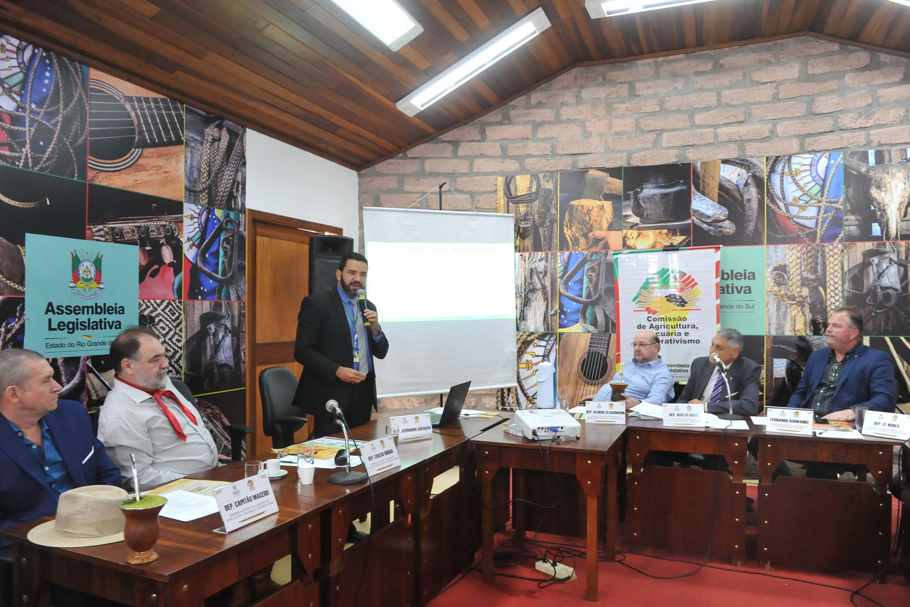 Coordenador-geral de Financiamento &agrave; Agricultura Familiar, Jos&eacute; Henrique da Silva detalhou como ser&aacute; a quest&atilde;o dos financiamentos do Pronaf em evento nesta quinta-feira na Expointer