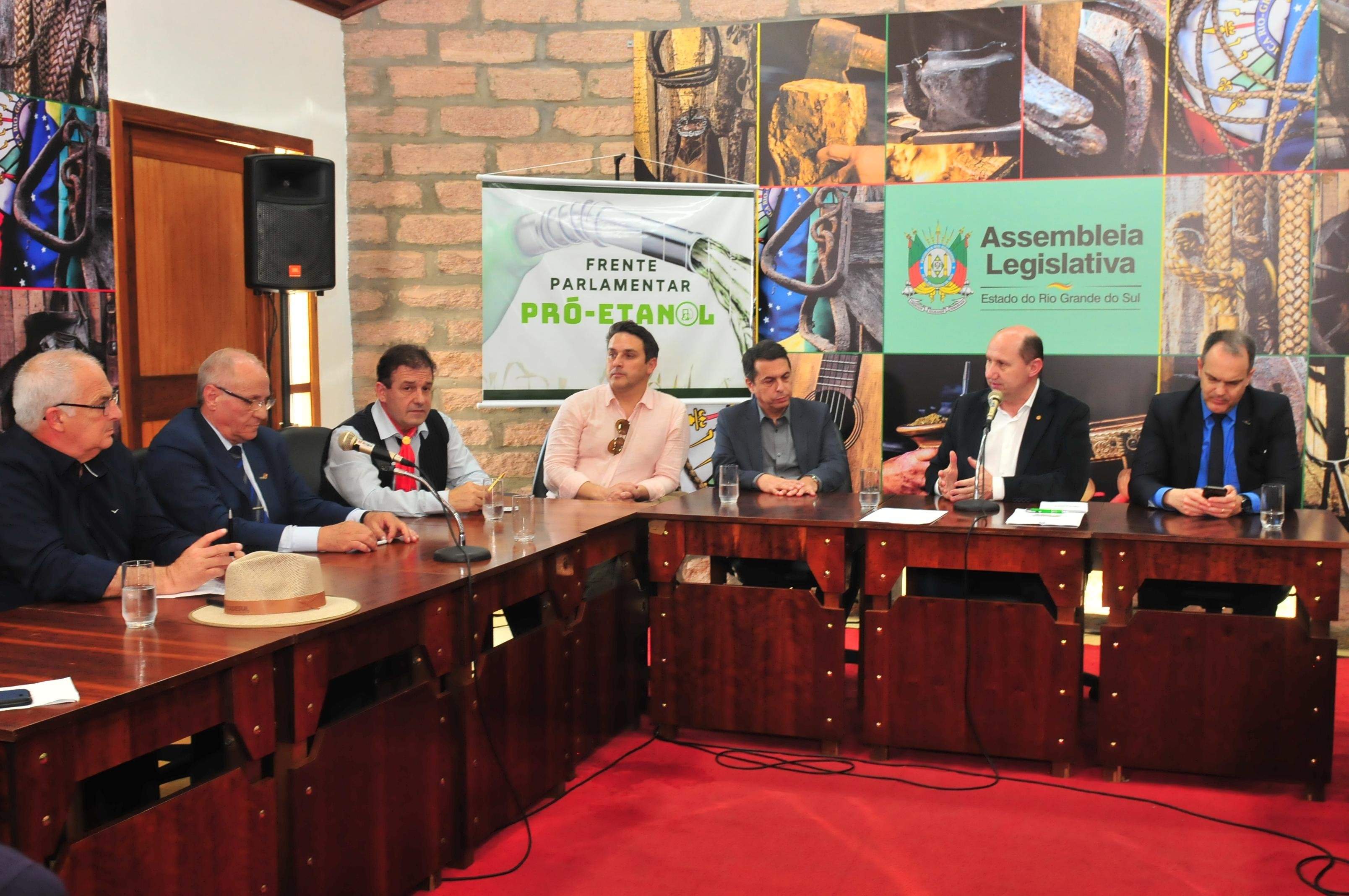 Anteprojeto estabelece um programa estadual de est&iacute;mulo &agrave; produ&ccedil;&atilde;o de etanol a base de gr&atilde;os, tub&eacute;rculos e cana-de-a&ccedil;&uacute;car