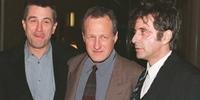 Na foto, Robert De Niro e Al Pacino posam com Michael Mann