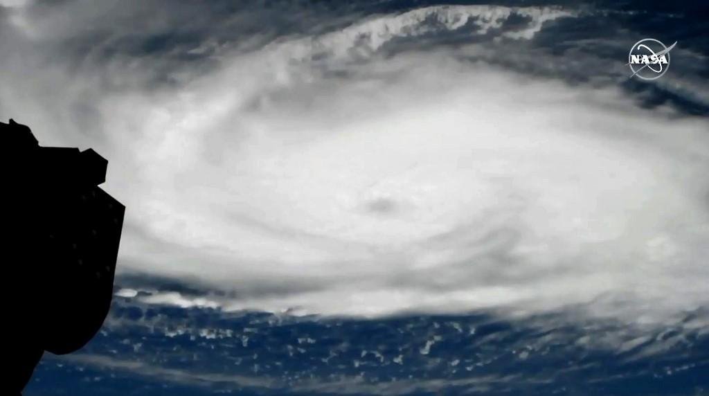 Furac&atilde;o se aproxima com ventos m&aacute;ximos sustentados de 185 km/hora