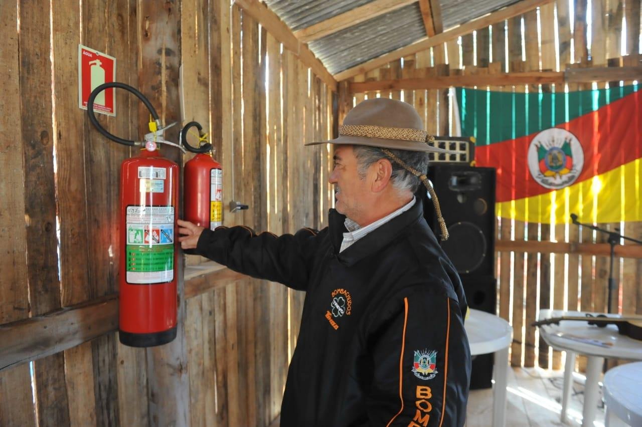 Vistoria dos bombeiros precisa ser feita at&eacute; sexta, pois o Acampamento Farroupilha ser&aacute; aberto no pr&oacute;ximo s&aacute;bado