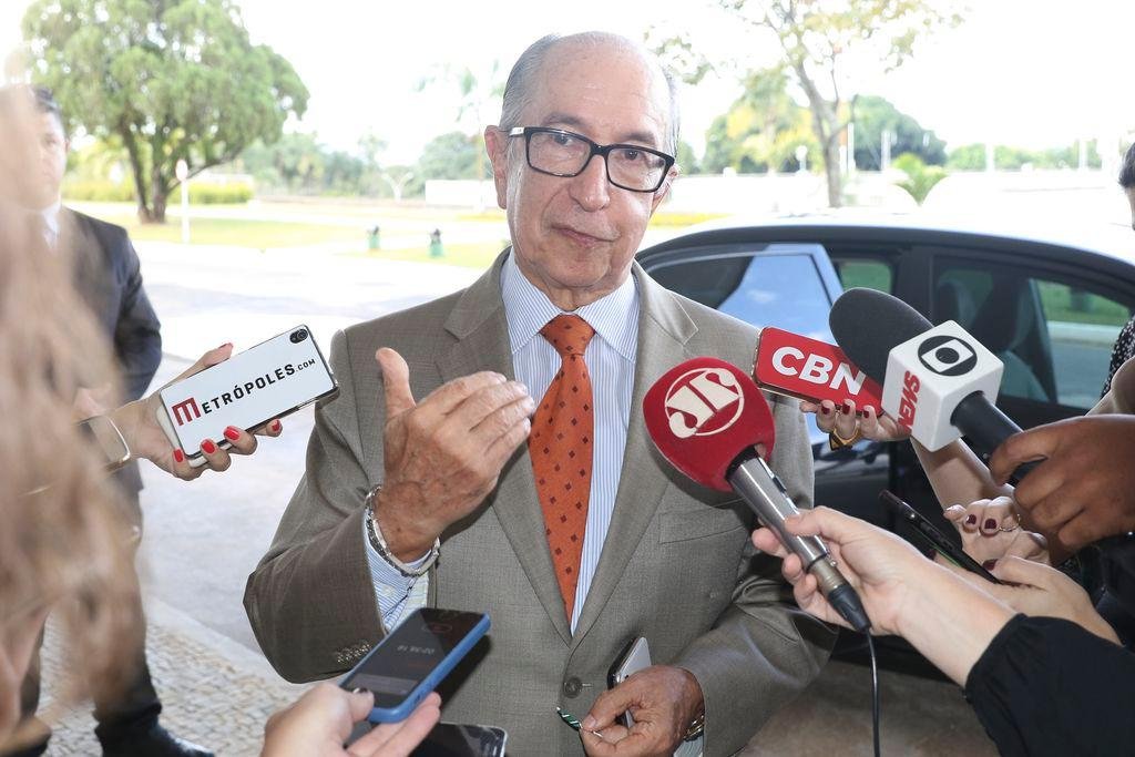 O secret&aacute;rio Especial da Receita Federal, Marcos Cintra Cavalcanti de Albuquerque, fala &agrave; imprensa