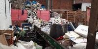 Cerca de 50 toneladas de material passam pela unidade e voltam para a cadeia produtiva após a reciclagem