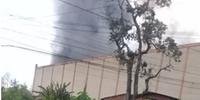 Fumaça preta foi registrada durante incêndio no bairro Rondônia, em Novo Hamburgo