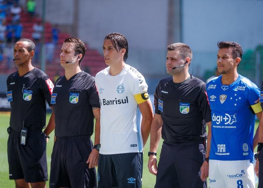 Defensor foi substitu&iacute;do por David Braz