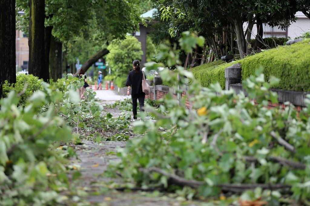 Tuf&atilde;o deixou rastro de destrui&ccedil;&atilde;o em T&oacute;quio