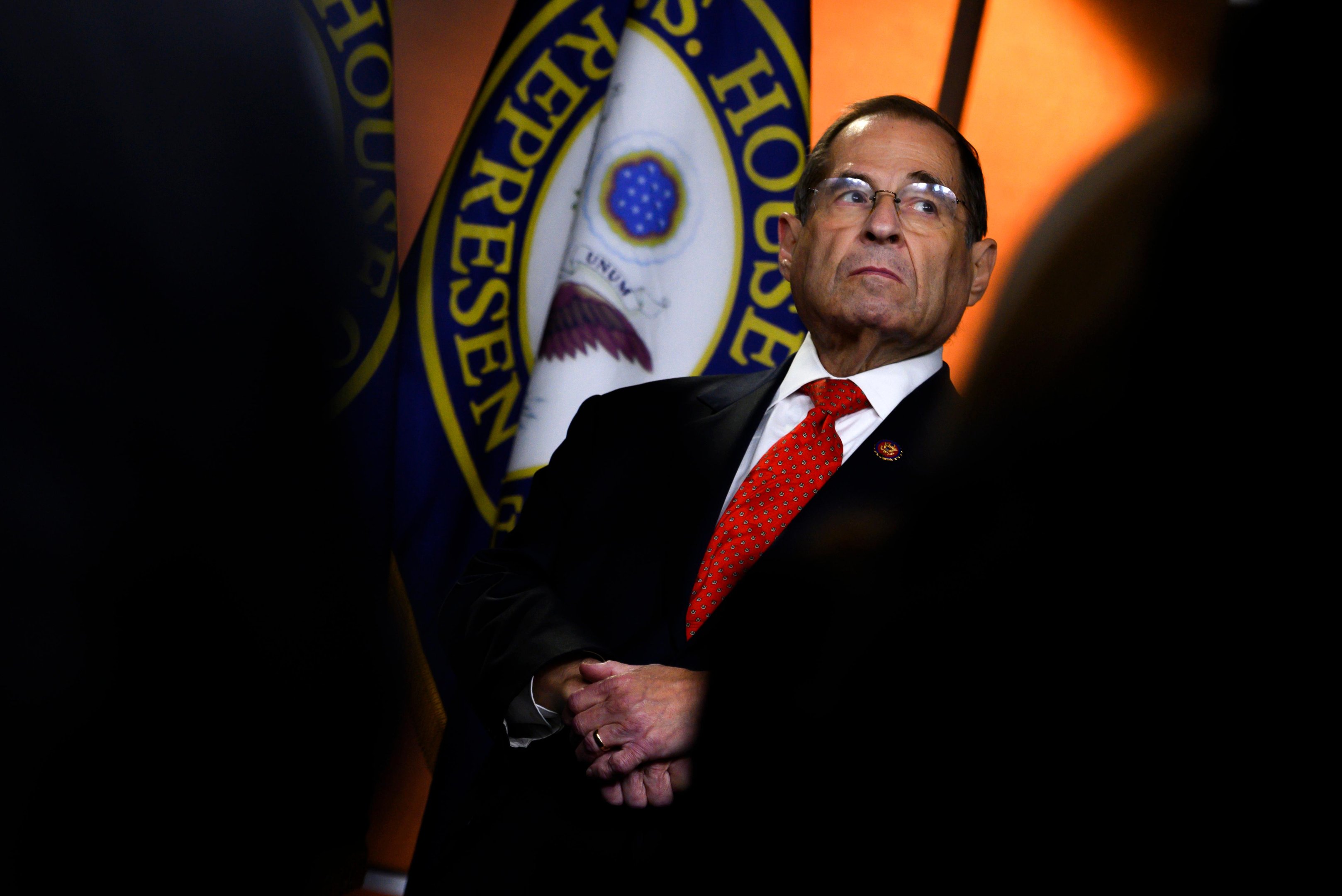 H&aacute; meses comiss&atilde;o presidida por Larry Nadler investiga o chefe de Estado