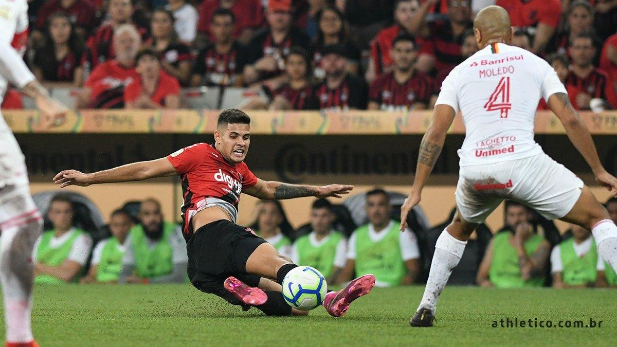 Inter foi derrotado por 1 a 0 na Arena da Baixada e precisar&aacute; reverter desvantagem no Beira Rio