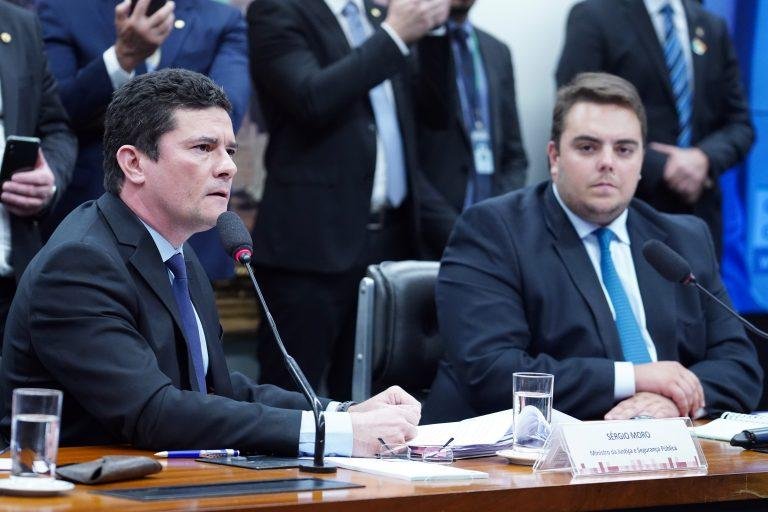 Medida ocorreu ap&oacute;s jornal divulgar conversas entre membros da PGR e juiz sobre Lava Jato