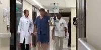 Bolsonaro teve sonda retirada e caminhou no hospital