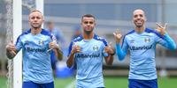 Everton, Alisson e Tardelli realizaram trabalho regenerativo nesta terça-feira no CT do Grêmio