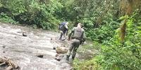 Policiais militares enfrentaram dificuldades em chegar até o local de difícil acesso na zona rural do município