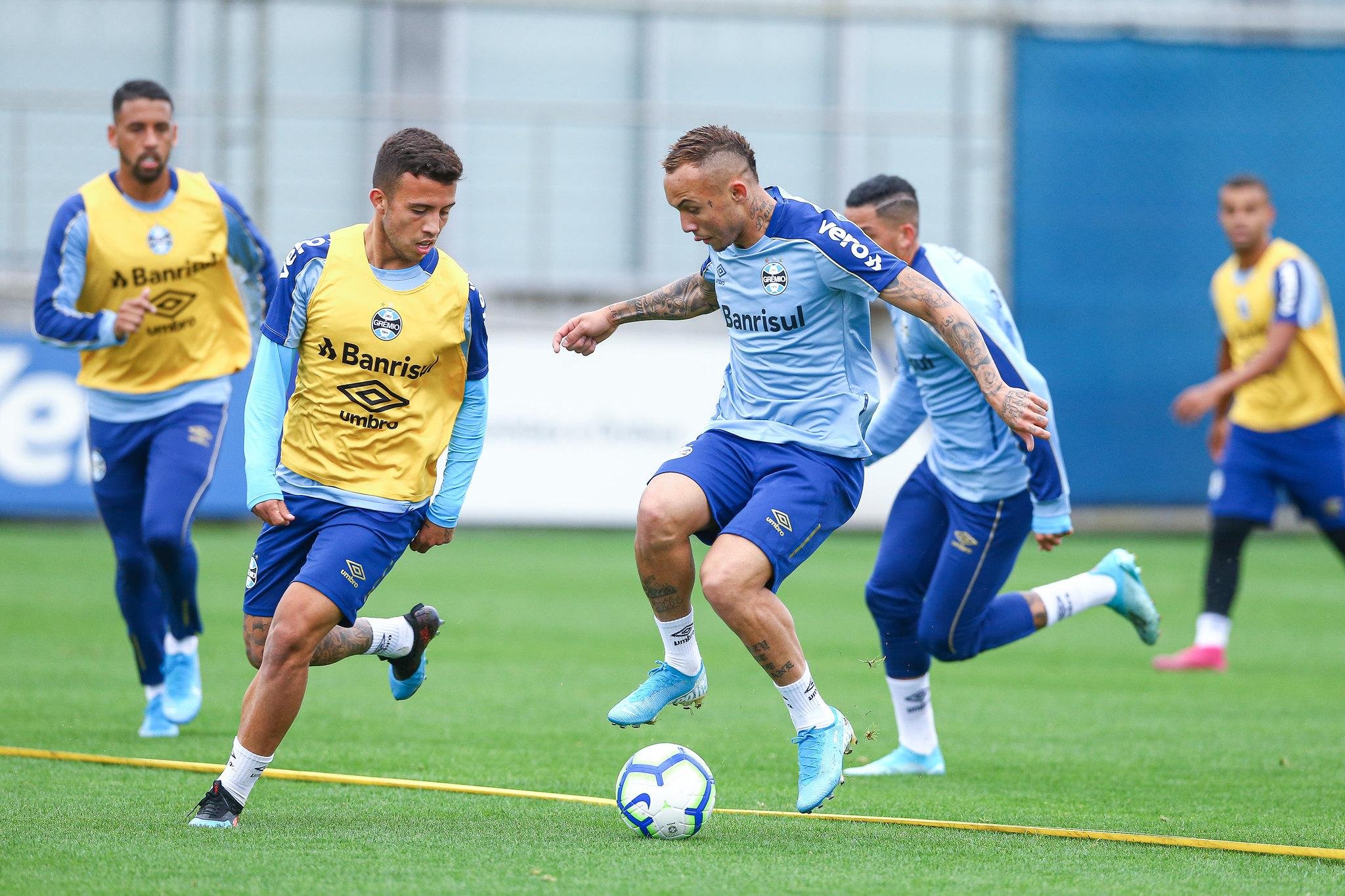 Gr&ecirc;mio almeja se consolidar entre os l&iacute;deres do Brasileir&atilde;o