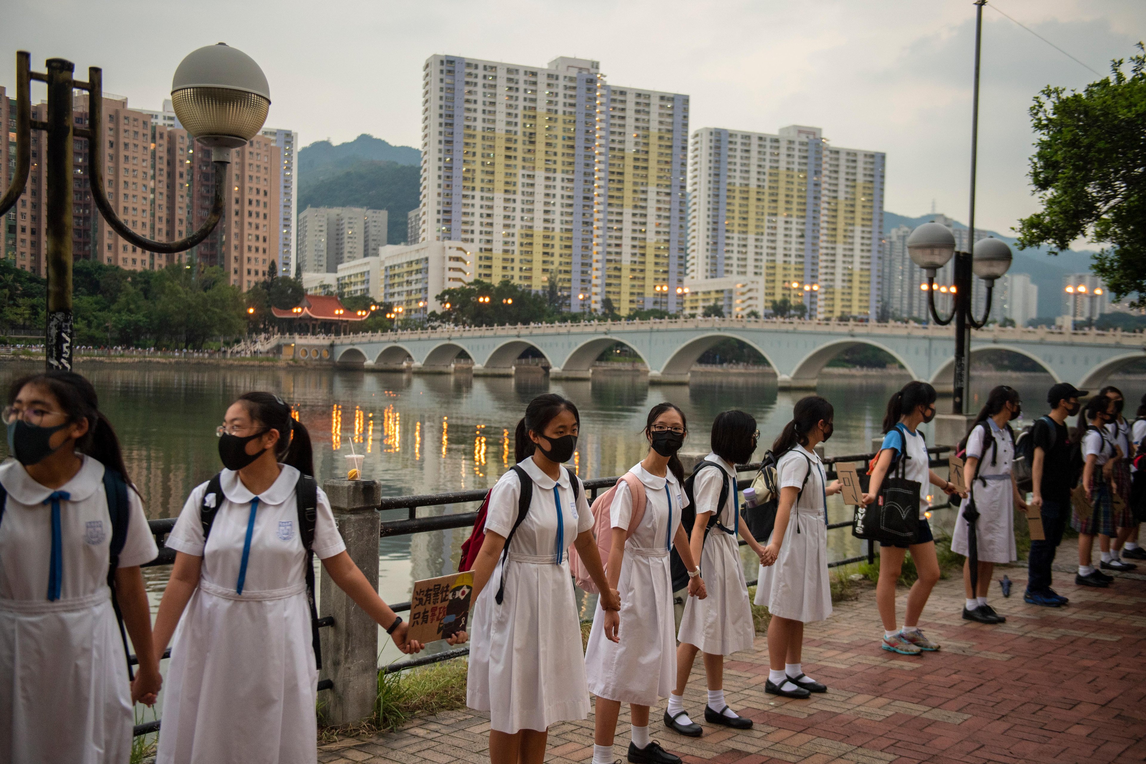 Contas criadas na China visando a semear disc&oacute;rdia entre manifestantes em Hong Kong foram encerradas