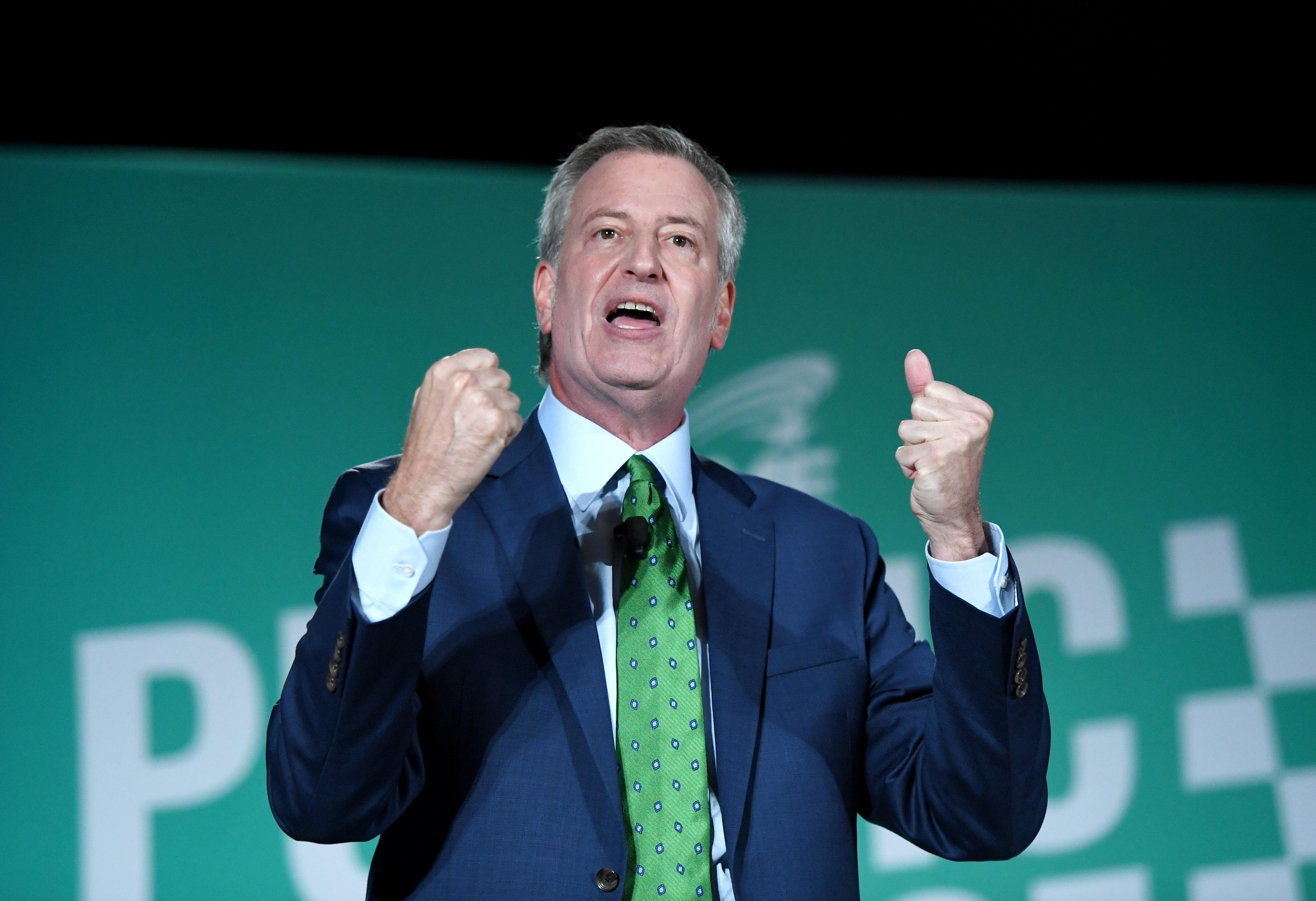 Prefeito de Nova York, Bill de Blasio, anunciou sua ren&uacute;ncia &agrave; pr&eacute;-candidatura democrata para as elei&ccedil;&otilde;es presidenciais dos Estados Unidos