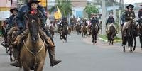 Evento contou com mais de 300 cavalarianos na manhã desta sexta-feira