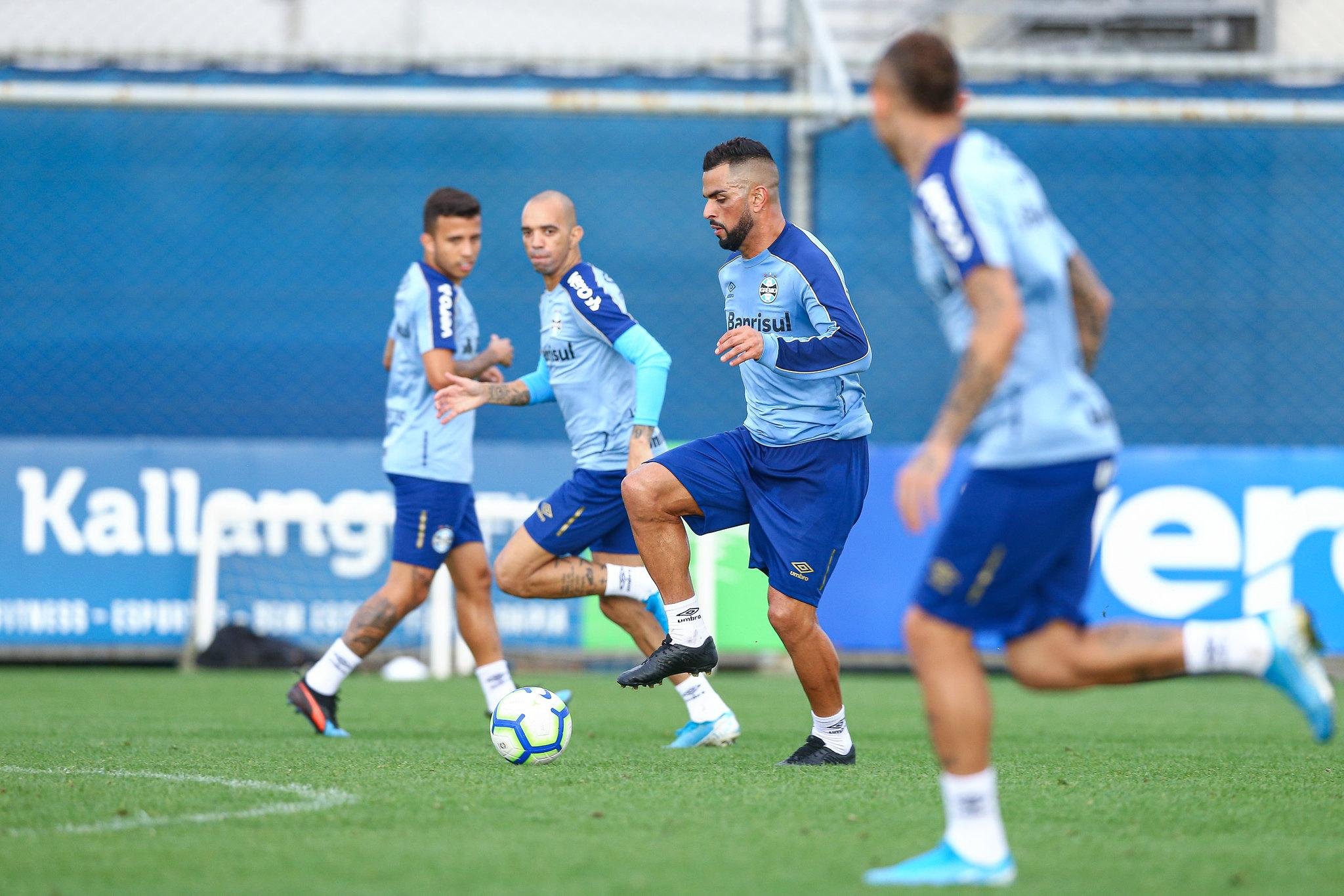Tricolor enfrenta o Santos tentando manter boa fase no Brasileir&atilde;o
