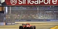 Piloto monegasco Charles Leclerc, da Ferrari, largará da pole position no Grande Prêmio de Singapura de Fórmula 1