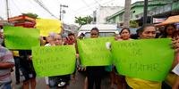 Protesto contra a morte da menina Ágatha Félix de 8 anos, na Estrada da Grota no Complexo do Alemão, no Rio de Janeiro