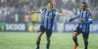 Everton se destaca no ataque do Grêmio
