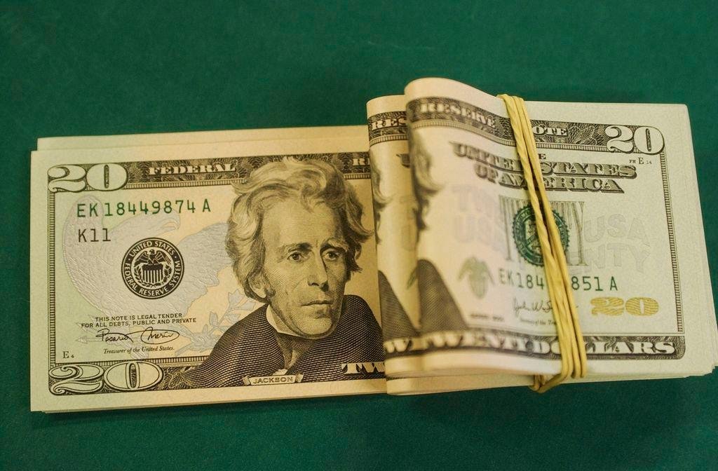 Moeda americana terminou dia a R$ 4,27