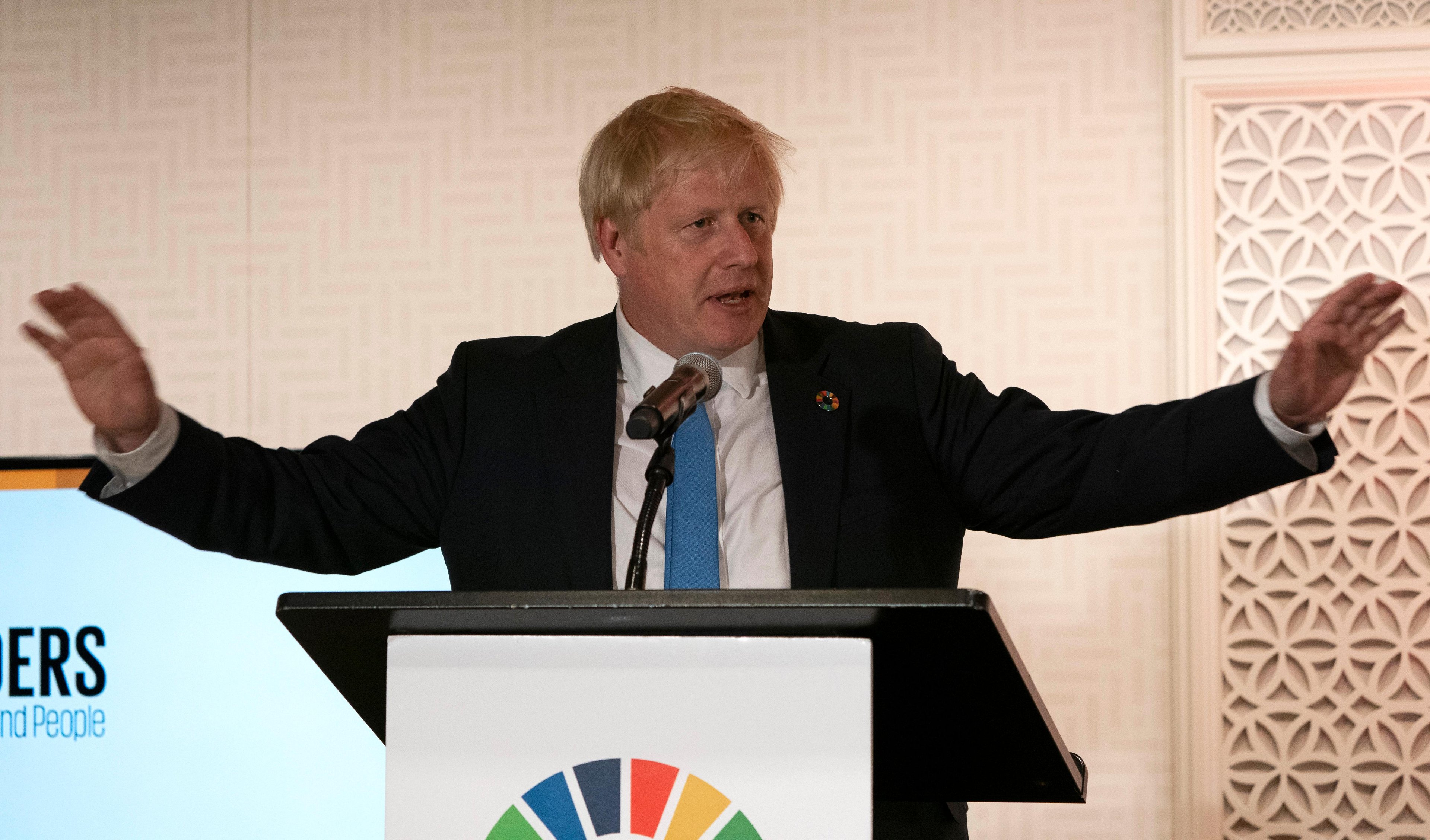 Opositores pedem a ren&uacute;ncia do primeiro-ministro brit&acirc;nico