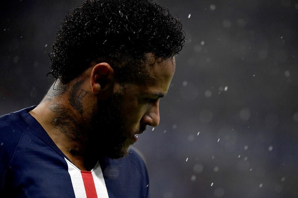 "Mas &eacute; com esses erros que voc&ecirc; cresce e aprende", disse Neymar