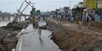 Tremor destruiu estradas no Paquistão