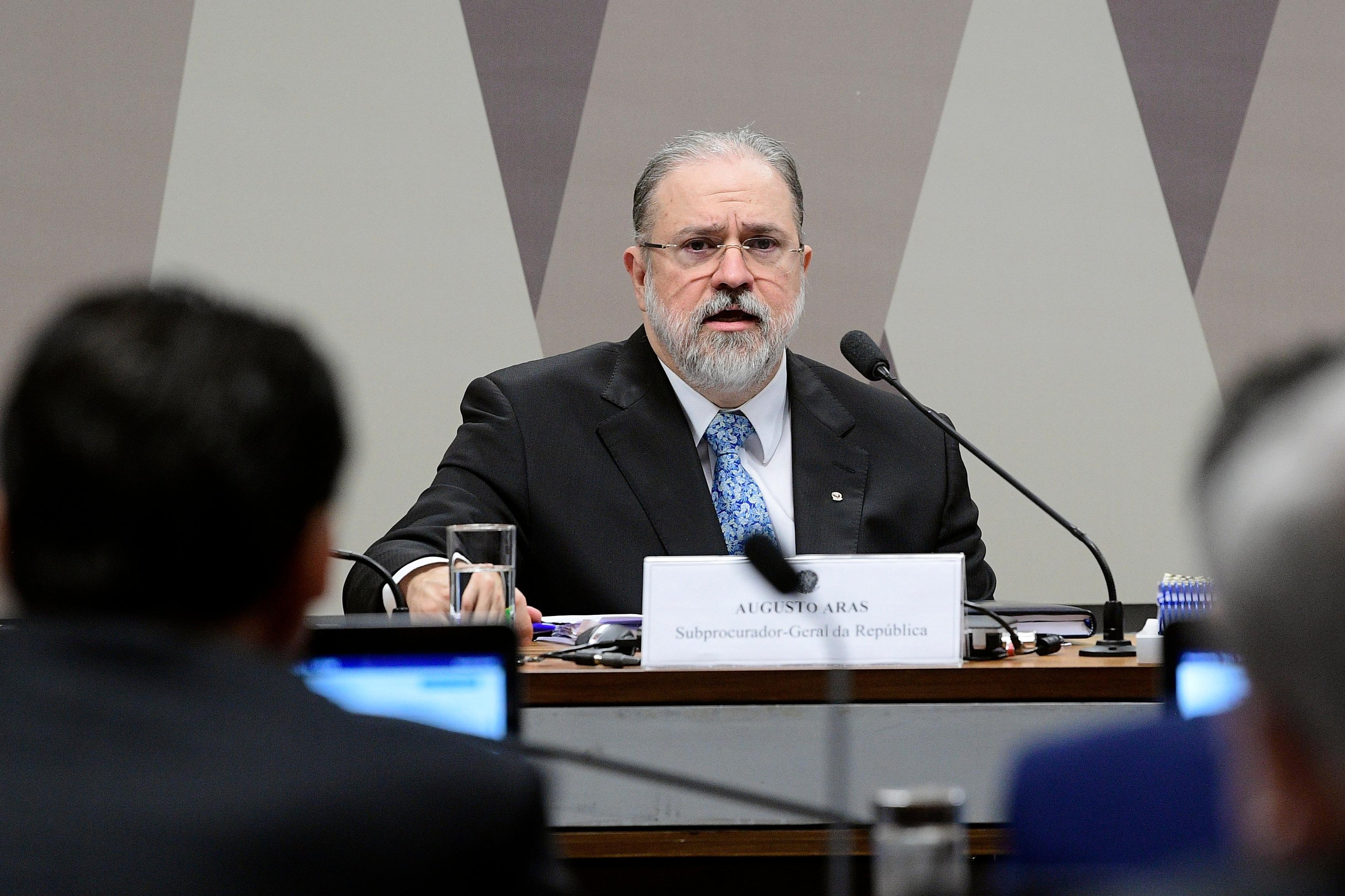 Previs&atilde;o &eacute; que sabatina de Aras na CCJ termine &agrave;s 18h