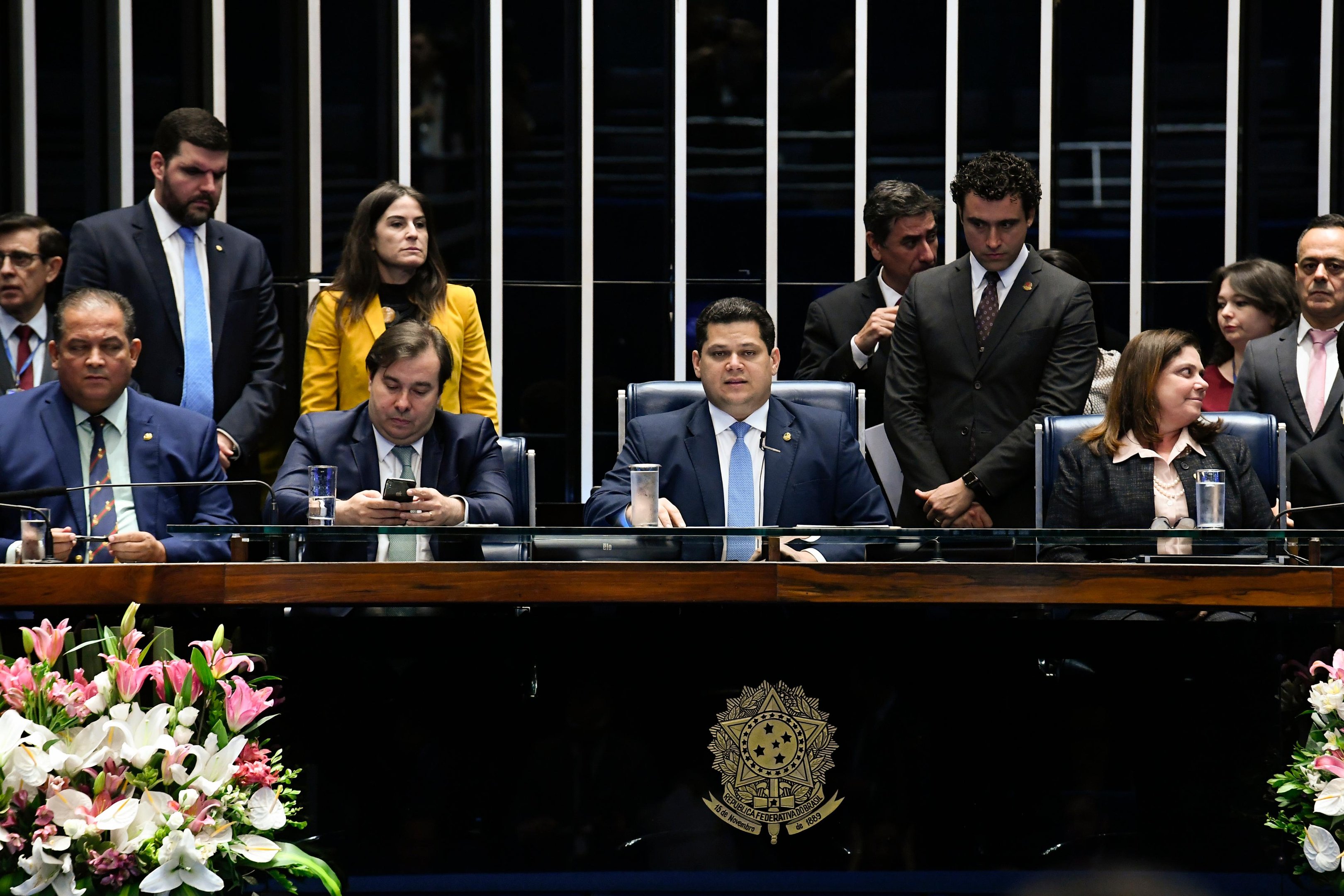 Pelo acordo, o governo federal se compromete a dar 3% de sua parte - de 70% dos R$ 72,8 bilh&otilde;es - a estados produtoreS