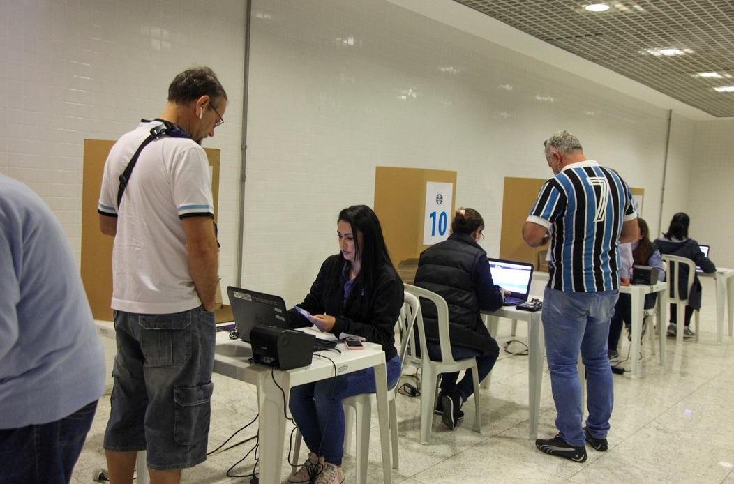 Urnas ficaram abertas at&eacute; as 17h