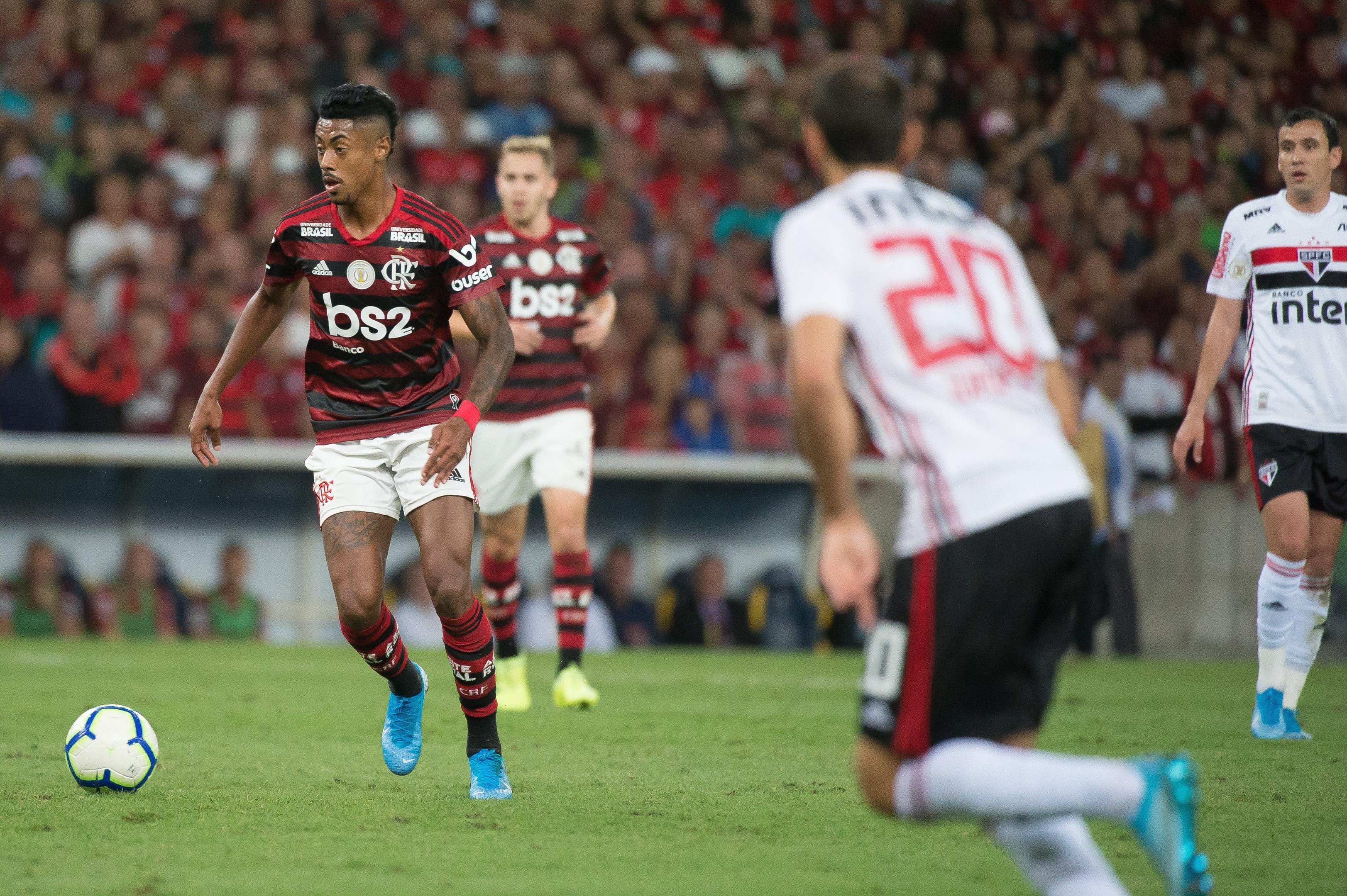 Flamengo estaciona nos 49 pontos e pode ver rivais se aproximarem