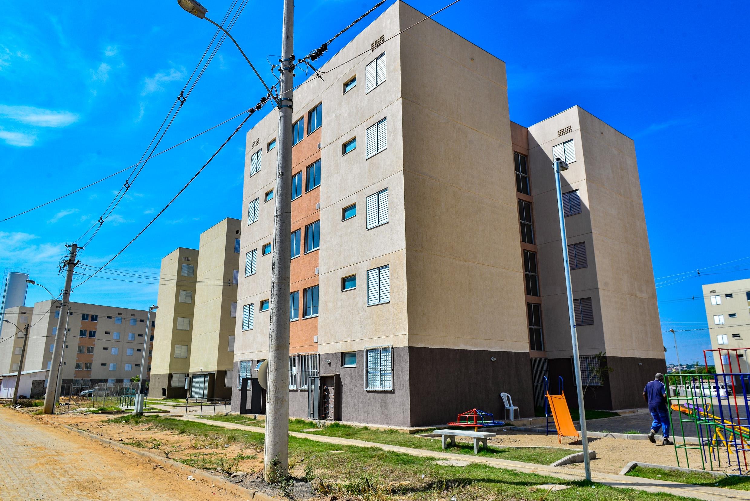 Resid&ecirc;ncias que v&atilde;o abrigar grande parte dos atuais moradores da vila Nazar&eacute;, em Porto Alegre, est&atilde;o recebendo acabamentos