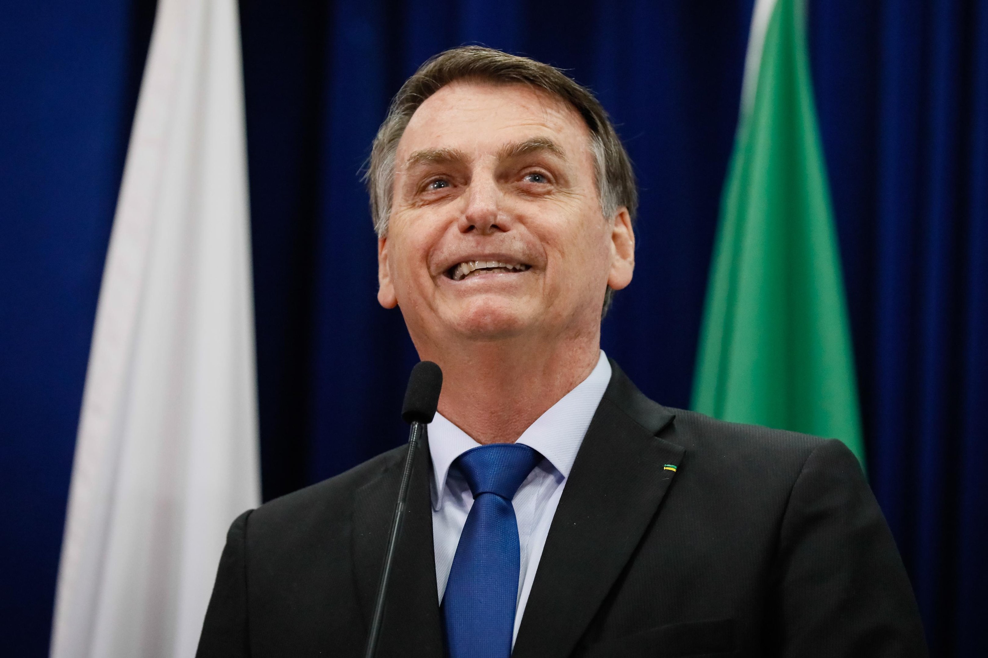 Em entrevista, Bolsonaro comentou lideran&ccedil;a do partido do Senado e poss&iacute;vel troca de ministros