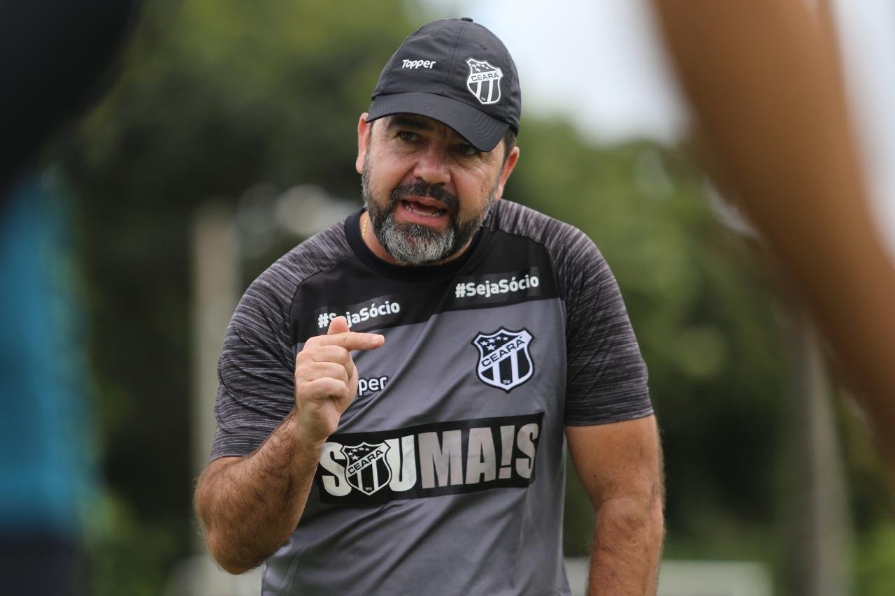 Enderson Moreira estava h&aacute; oito jogos sem vencer no Cear&aacute;