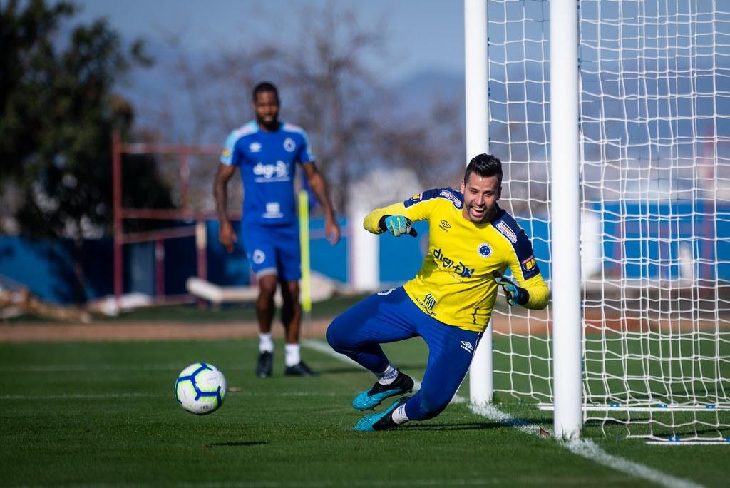 Fabio comemorou a semana para Abel Braga trabalhar com a equipe