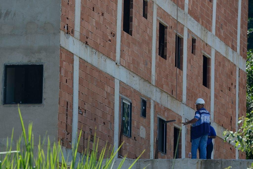Dois im&oacute;veis desabaram no local em abril deste ano, deixando 24 mortos