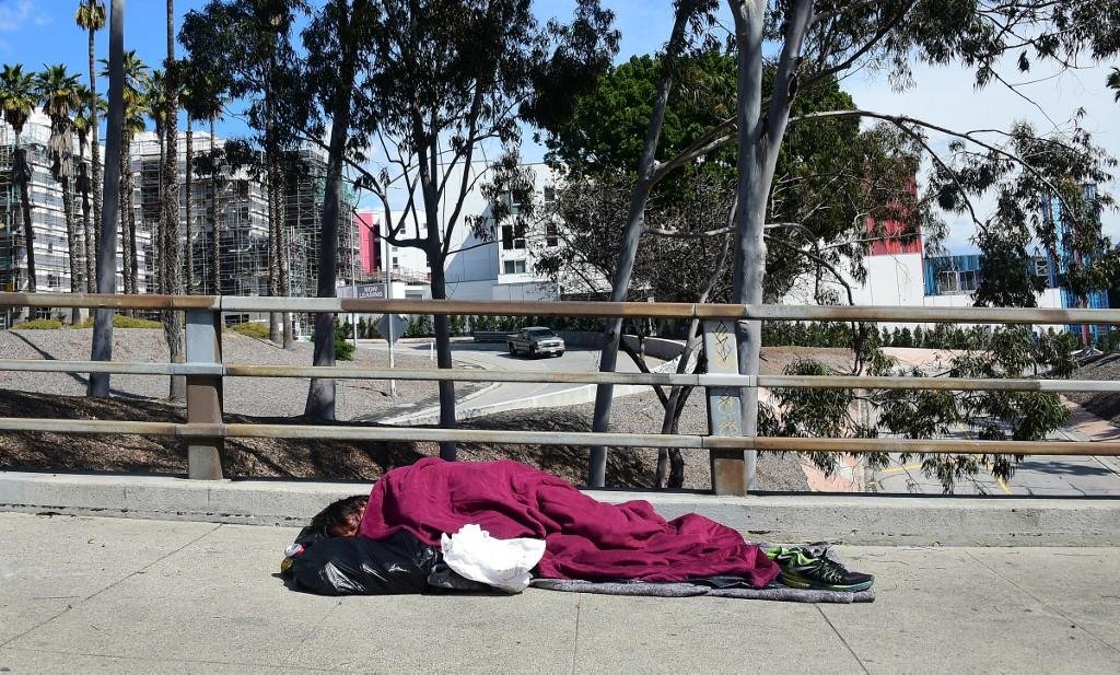 Em Nova Iorque, mais de 63.000 pessoas dormem em abrigos e quase 4.000 nas ruas