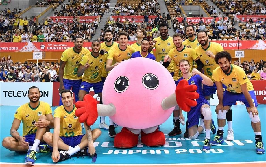 Sele&ccedil;&atilde;o comandada por Renan Dal Zotto &eacute; a &uacute;nica invicta da Copa do Mundo