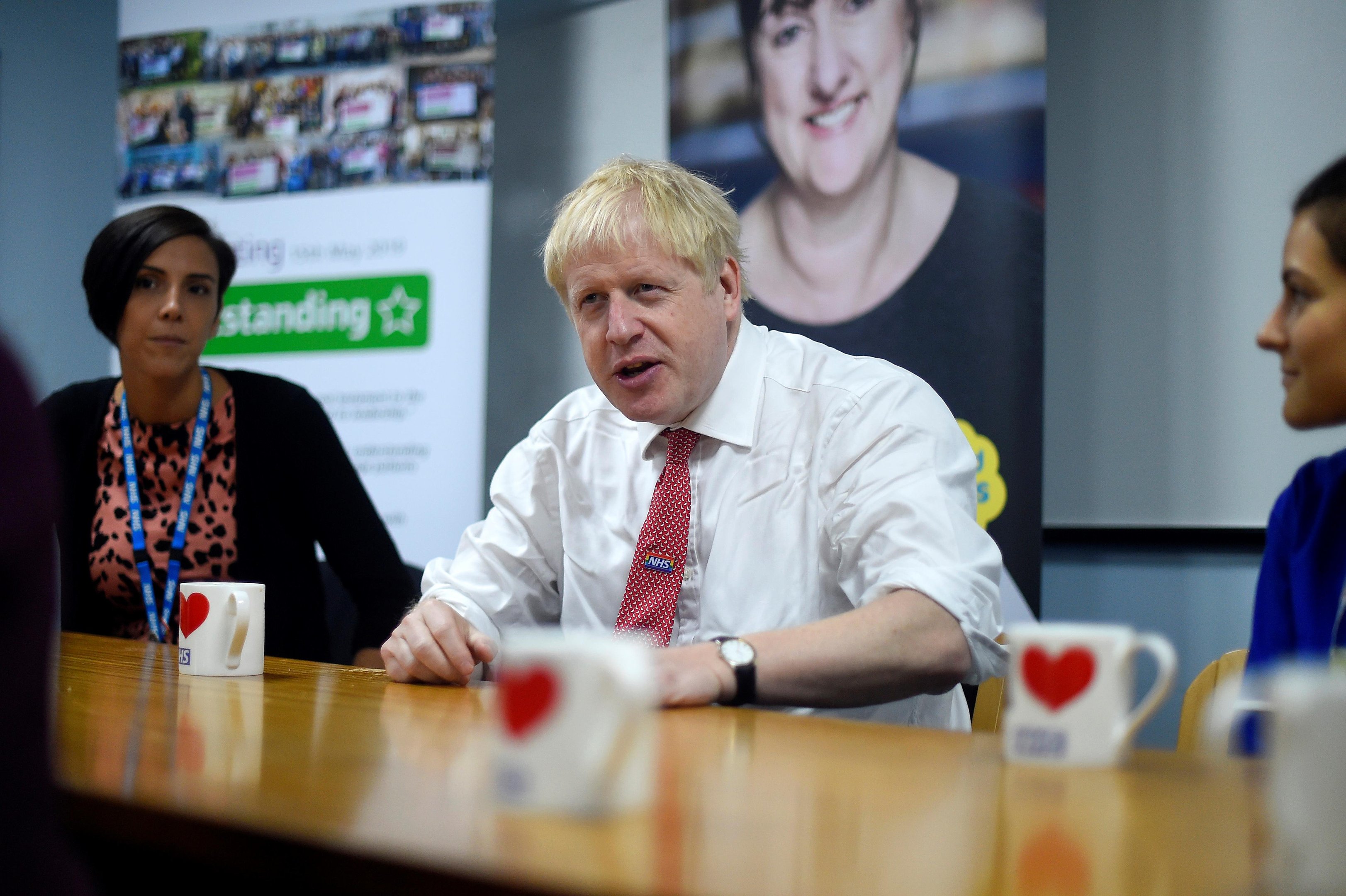 Johnson prop&otilde;e que haja inspe&ccedil;&otilde;es alfandeg&aacute;rias longe da fronteira