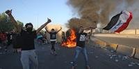 Manifestantes exigem a renúncia do governo iraquiano