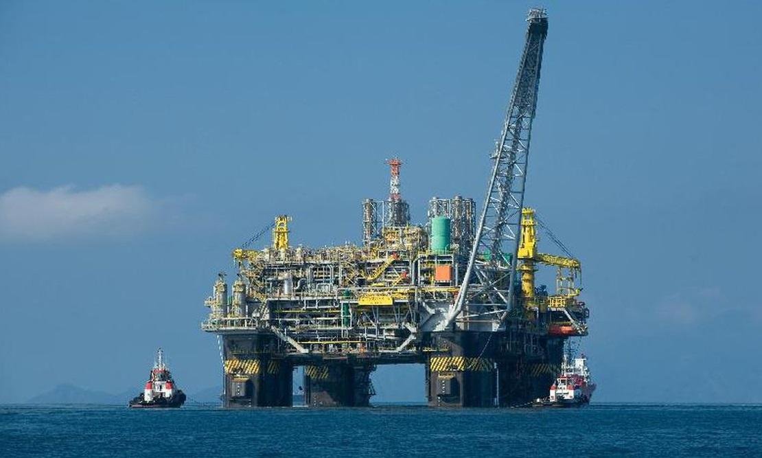 Governadores divergem sobre fatia do petr&oacute;leo no Brasil
