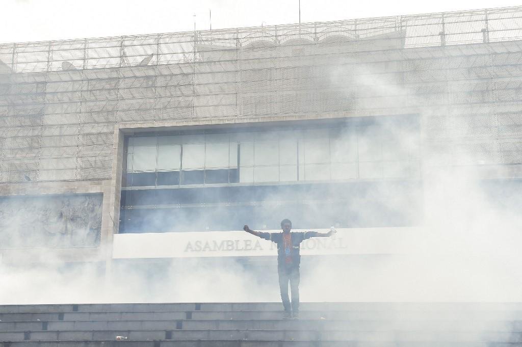 Manifestantes ligados &agrave; Confer&ecirc;ncia Nacional Ind&iacute;gena do Equador invadiram Assembleia nesta ter&ccedil;a-feira
