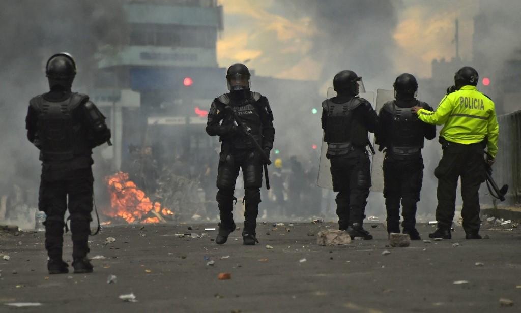 Medida ocorre devido a protestos contra o aumento de combust&iacute;vel