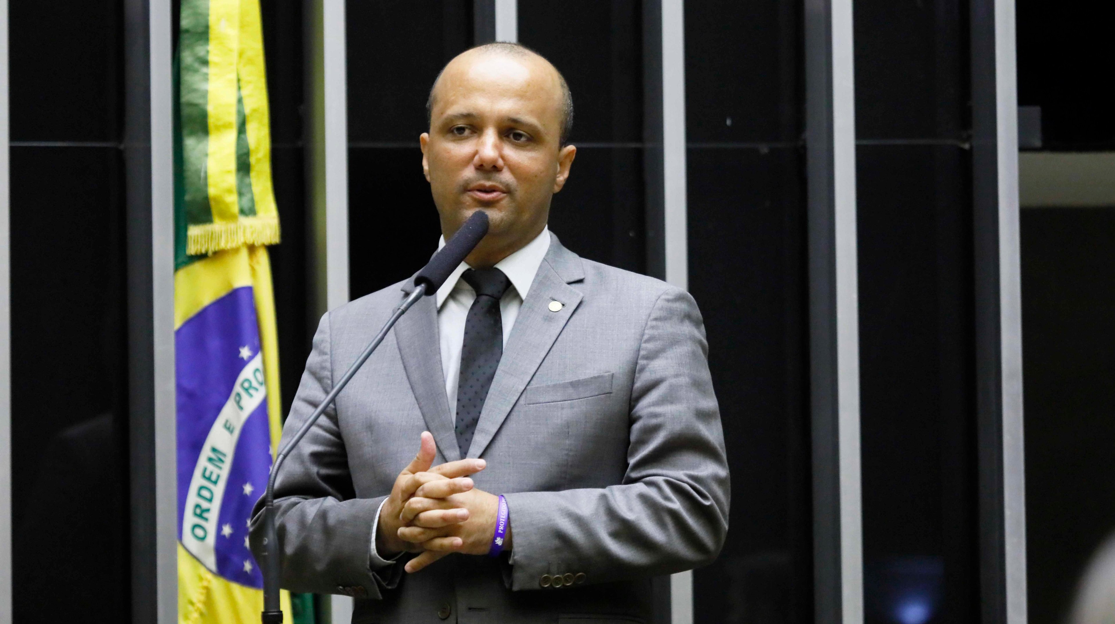 Vitor Hugo declarou que PSL "teria muito provavelmente acabado" sem Bolsonaro