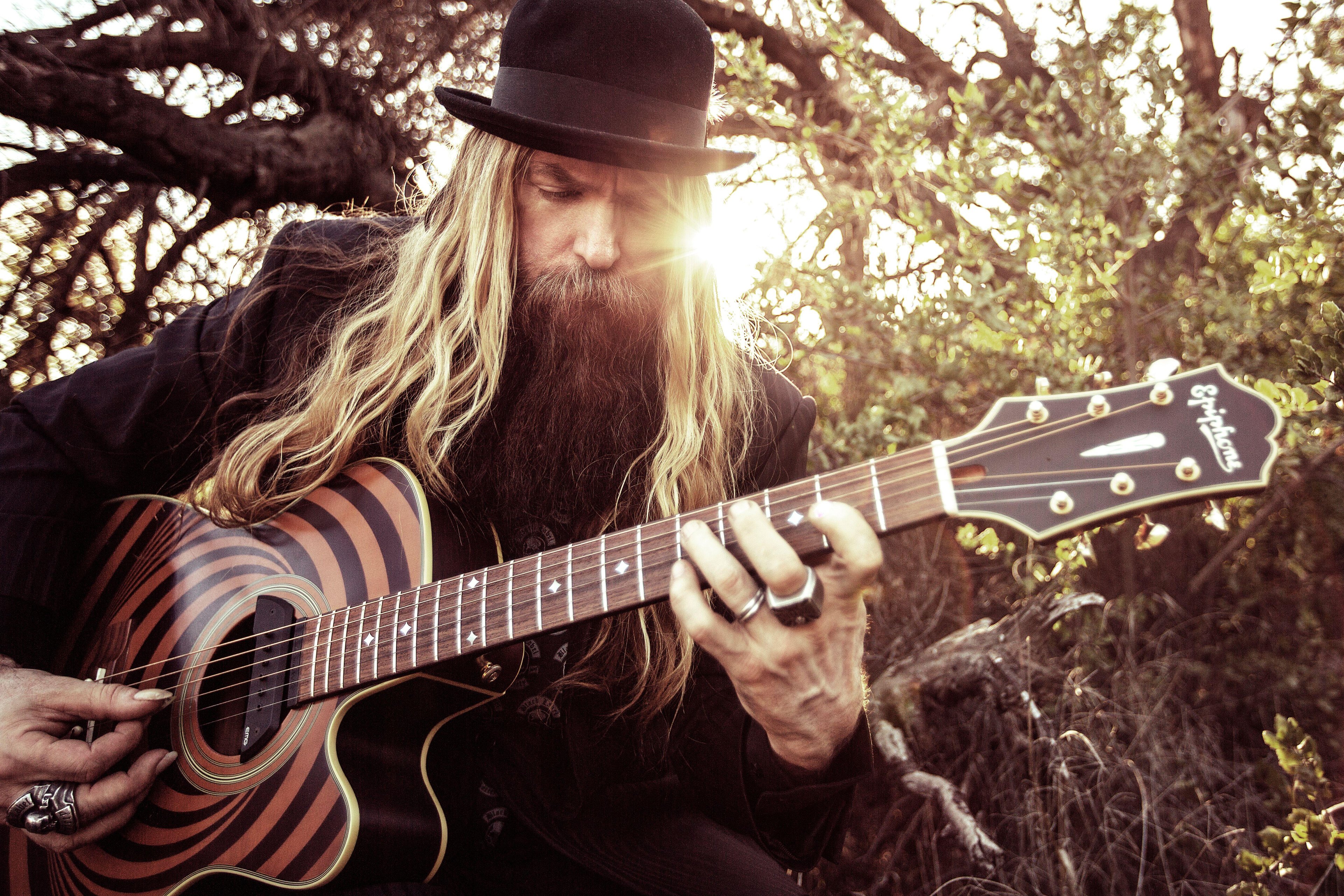 O guitarrista Zakk Wylde &eacute; parceiro do mestre do Metal Ozzy Osbourne
